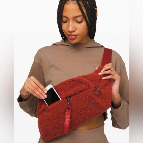 Lululemon On The Beat Belt Bag Sherpa - Picture 2 of 8